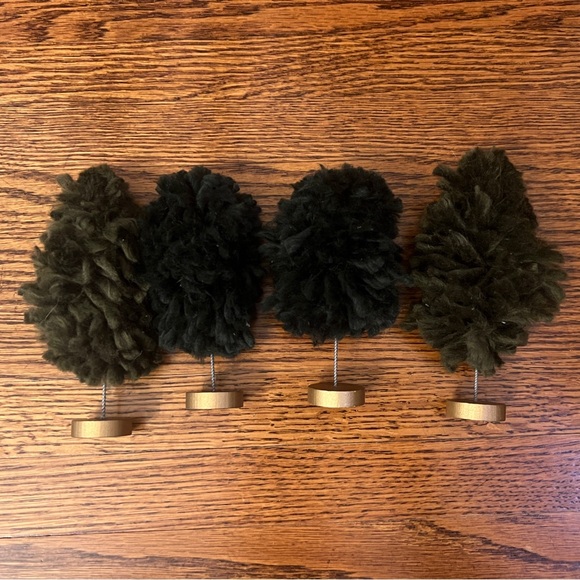 Set of 7 Green and Off white Target Bulleseye Fuzzy Sherpa trees 5.5” tall - Picture 3 of 9